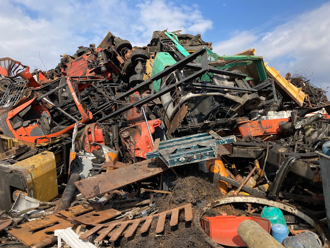 Aperçu des activités de la casse automobile MB RECYCLAGE située à VITROLLES (13127)